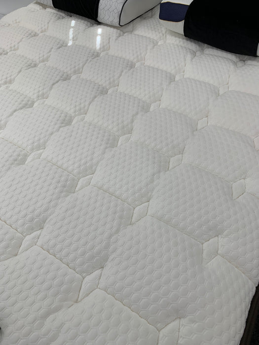 Night Therapy Queen Mattress